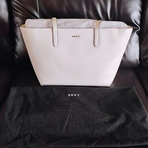 DKNY White Textured Tote Bag